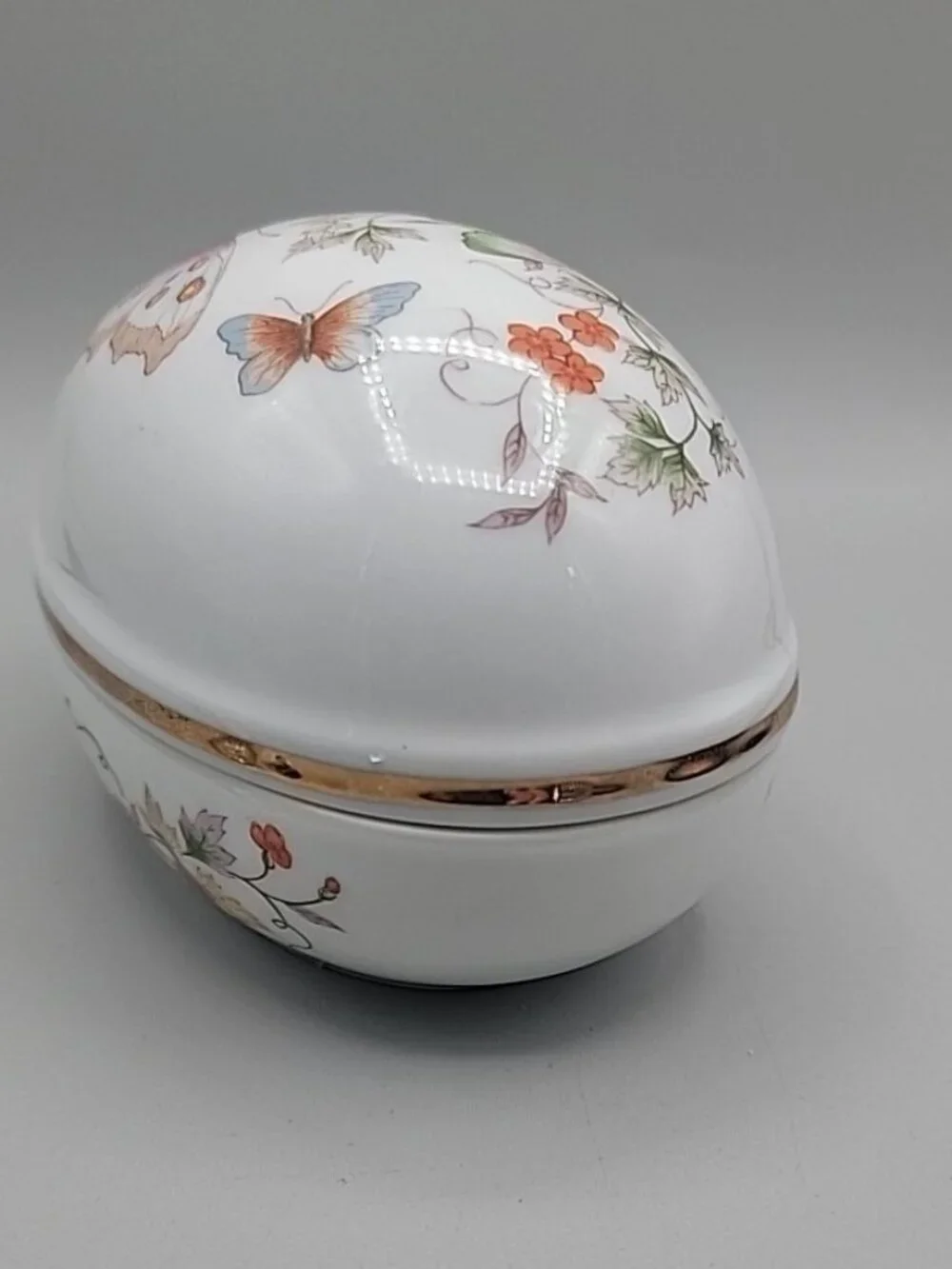 Vtg Avon Egg Shaped Trinket Box Hand Painted Floral Fine Porcelain 22k Trim 1974